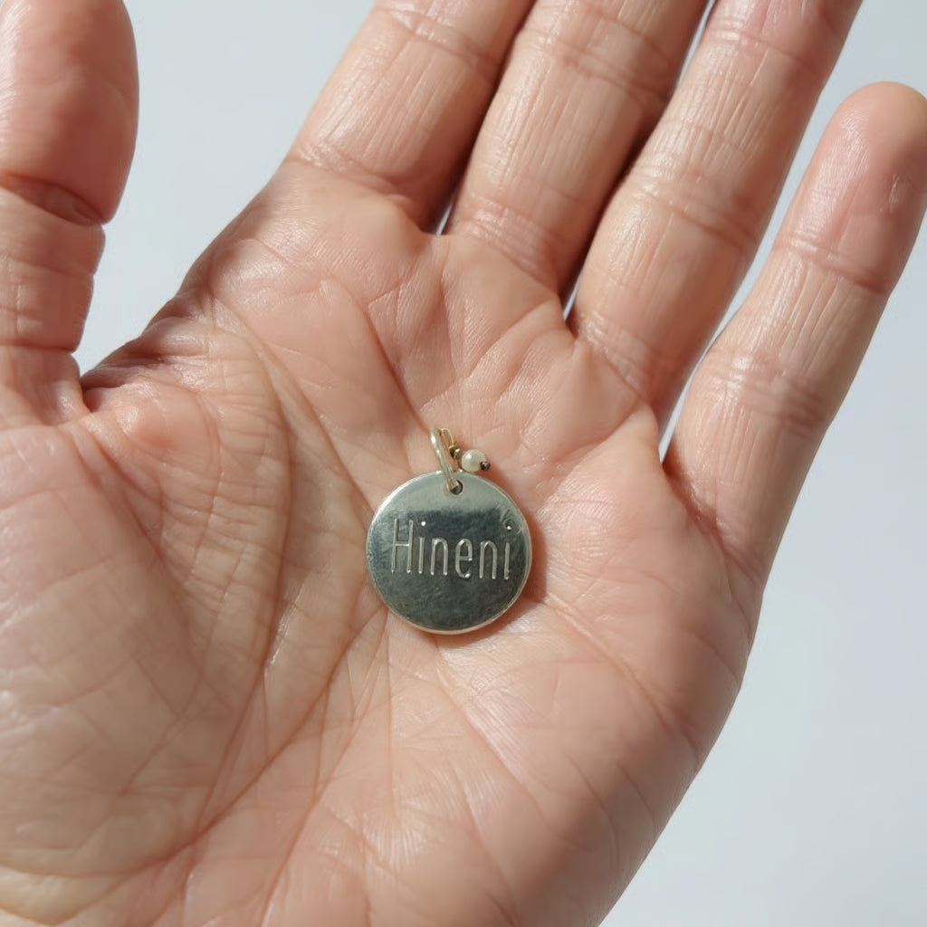 Runder "Hineni" Anhänger