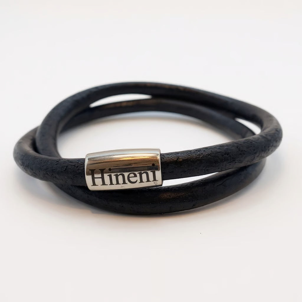 Lederarmband "Hineni"